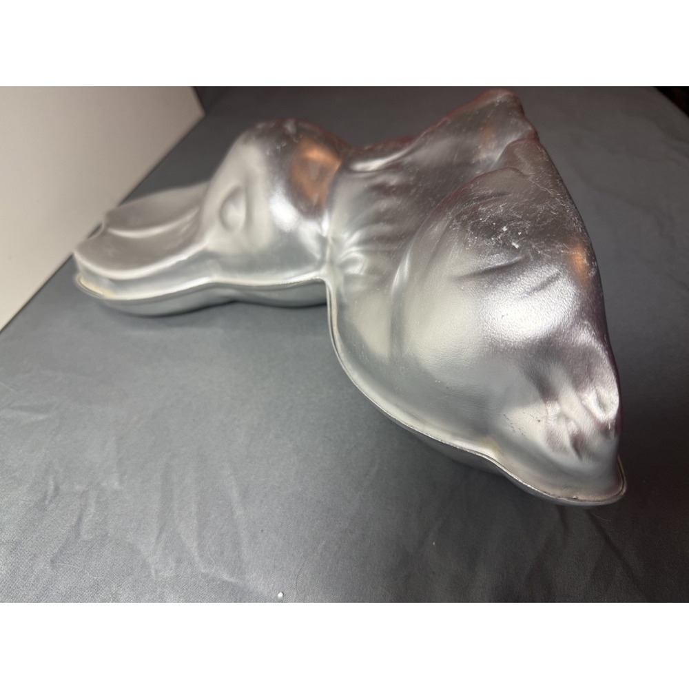 Vintage WILTON Bunny Cake Pan Mold Easter Egg Bow Tie 2 Piece - Picture 4 of 5